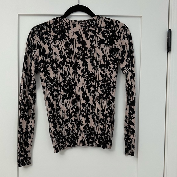 H&M Floral Silhouette Black and Cream/Ivory Long Sleeve Cardigan - Picture 5 of 13